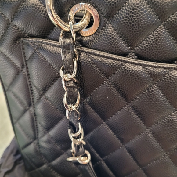 Chanel GST tote with Black hardware and Caviar leather - Picture 7 of 9